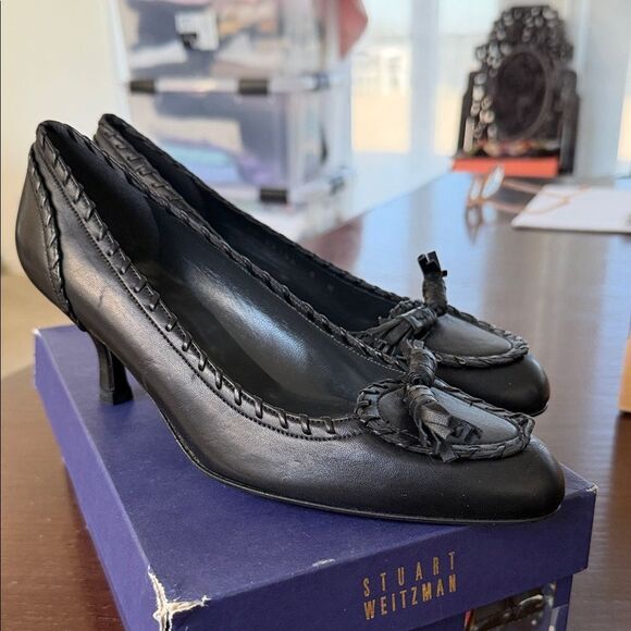 STUART WEITZMAN Black Leather Heels Pumps w/ Silver Tone  Stuart Weitzman Black Leather Heels with Bow Detail